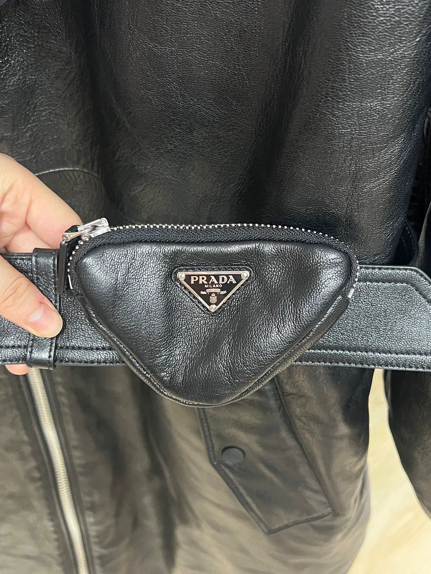 Prada Prada full lambskin belted coat Size M / US 6-8 / IT 42-44 - 4 Thumbnail