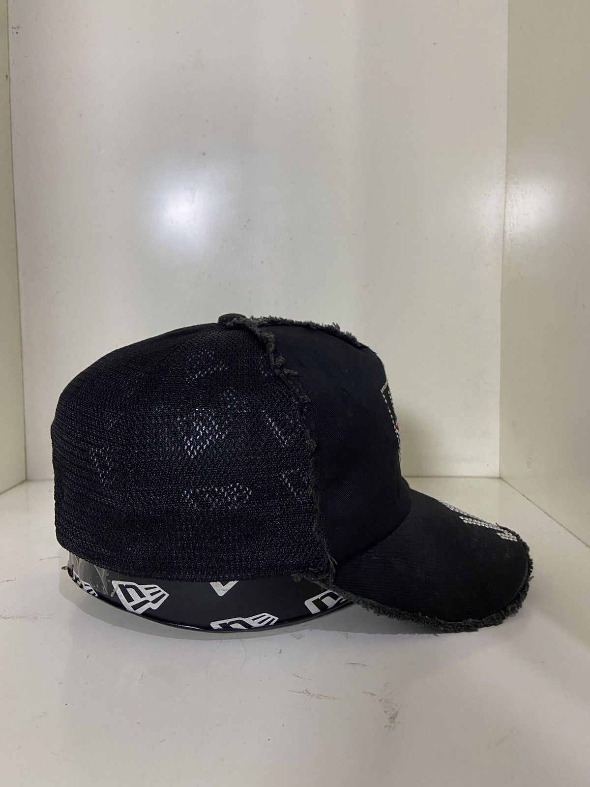 If Six Was Nine 2000s DITSTRESSED UK JAPAN TRUCKER HAT Size ONE SIZE - 8 Thumbnail