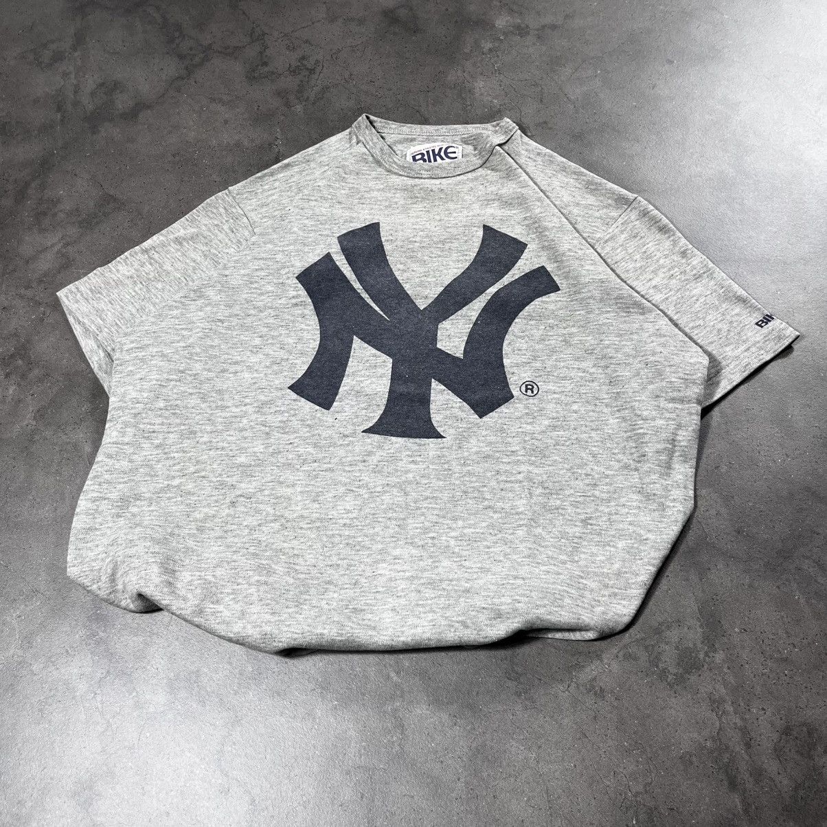 MLB Vintage 90s New York Yankees NY Bike Tshirt Tee Very Rare Size US L / EU 52-54 / 3 - 2 Thumbnail