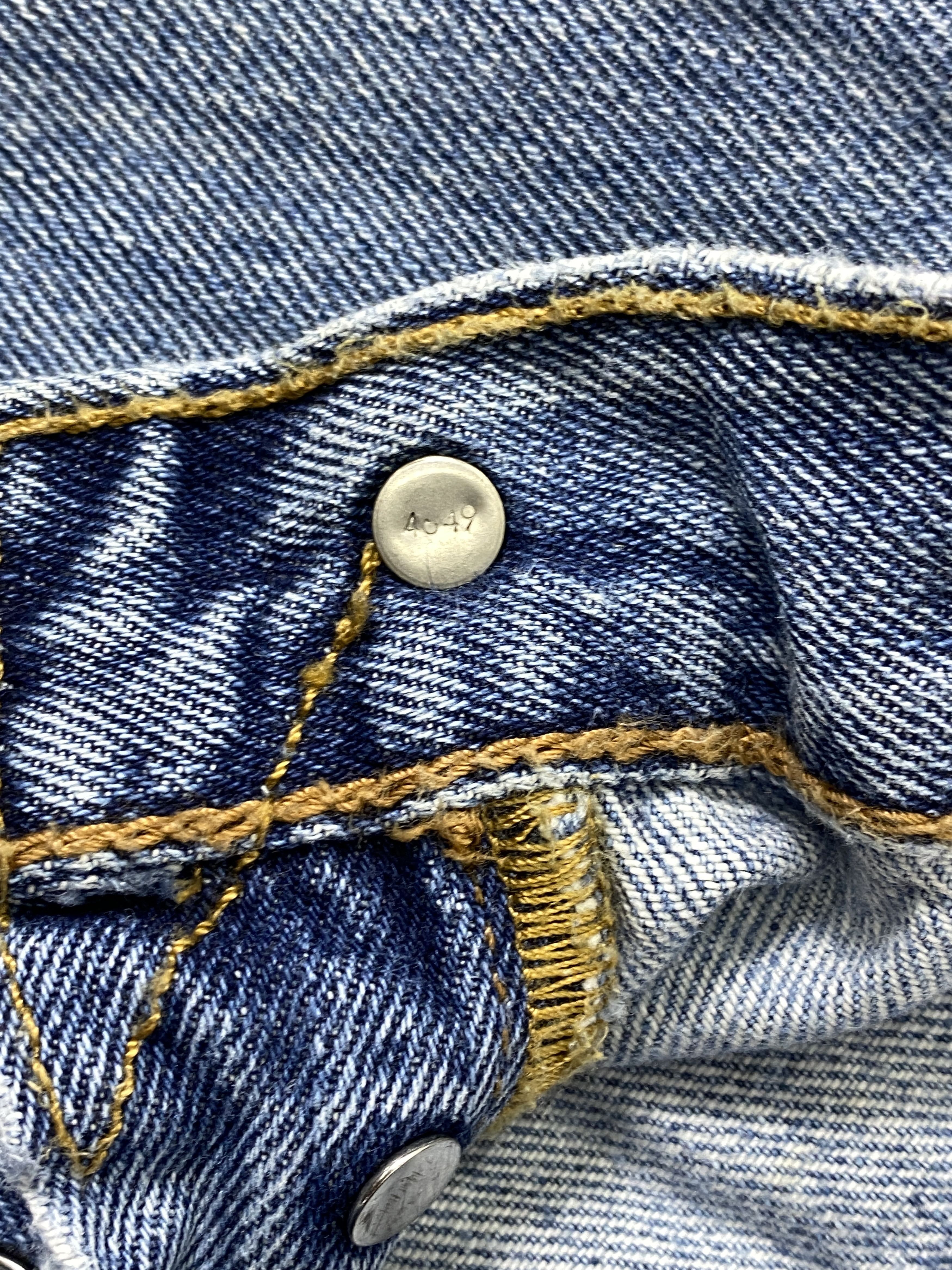 Levi's Mid Blue Vintage Levi's 501 Jeans 39x29 Denim -JN1685 Size US 39 - 6 Thumbnail