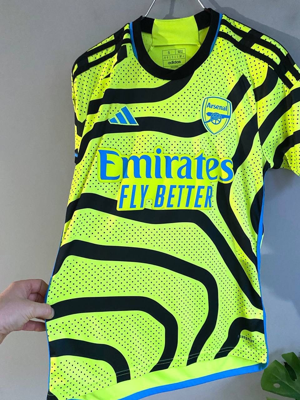 Adidas Arsenal London 2023/24 Away Soccer Jersey, Size S, HR6927 Size US S / EU 44-46 / 1 - 13 Thumbnail