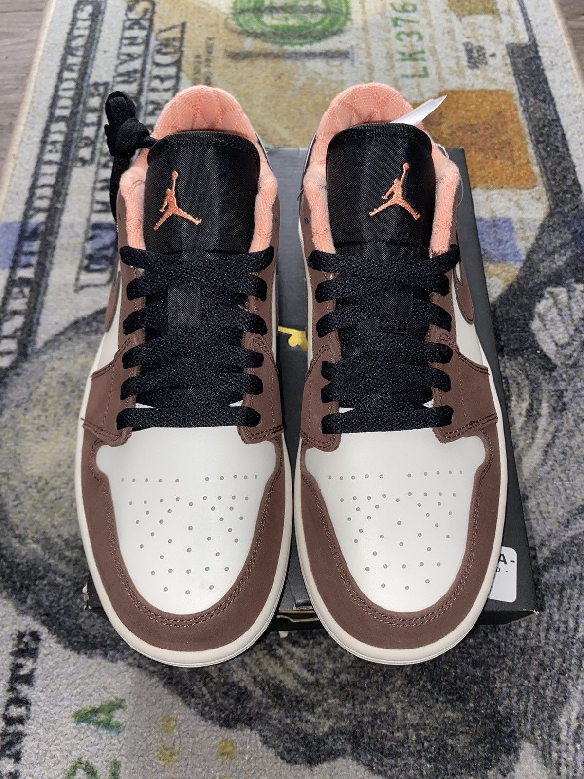 Jordan Brand × Nike Jordan 1 Low Mocha Size US 8 / EU 41 - 3 Thumbnail