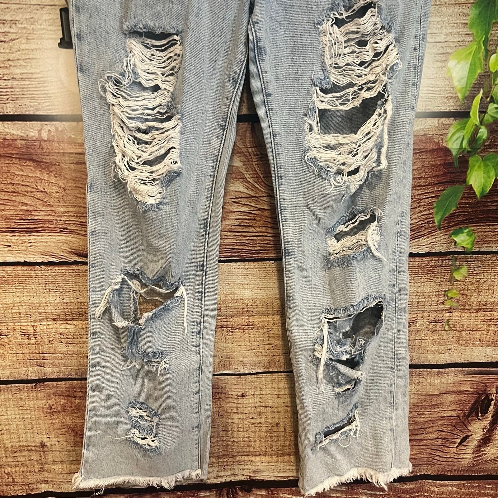 Alice + Olivia AO.LA Alice + Olivia Distressed Straight Leg Jeans 6/28 Blue Size 28" / US 6 / IT 42 - 3 Thumbnail