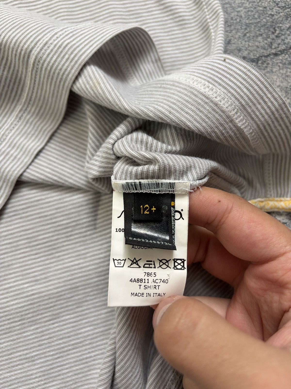 Fendi Fendi Kids Striped Logo Patch T-Shirt Gray White Size 12+ Size XS / US 0-2 / IT 36-38 - 6 Thumbnail