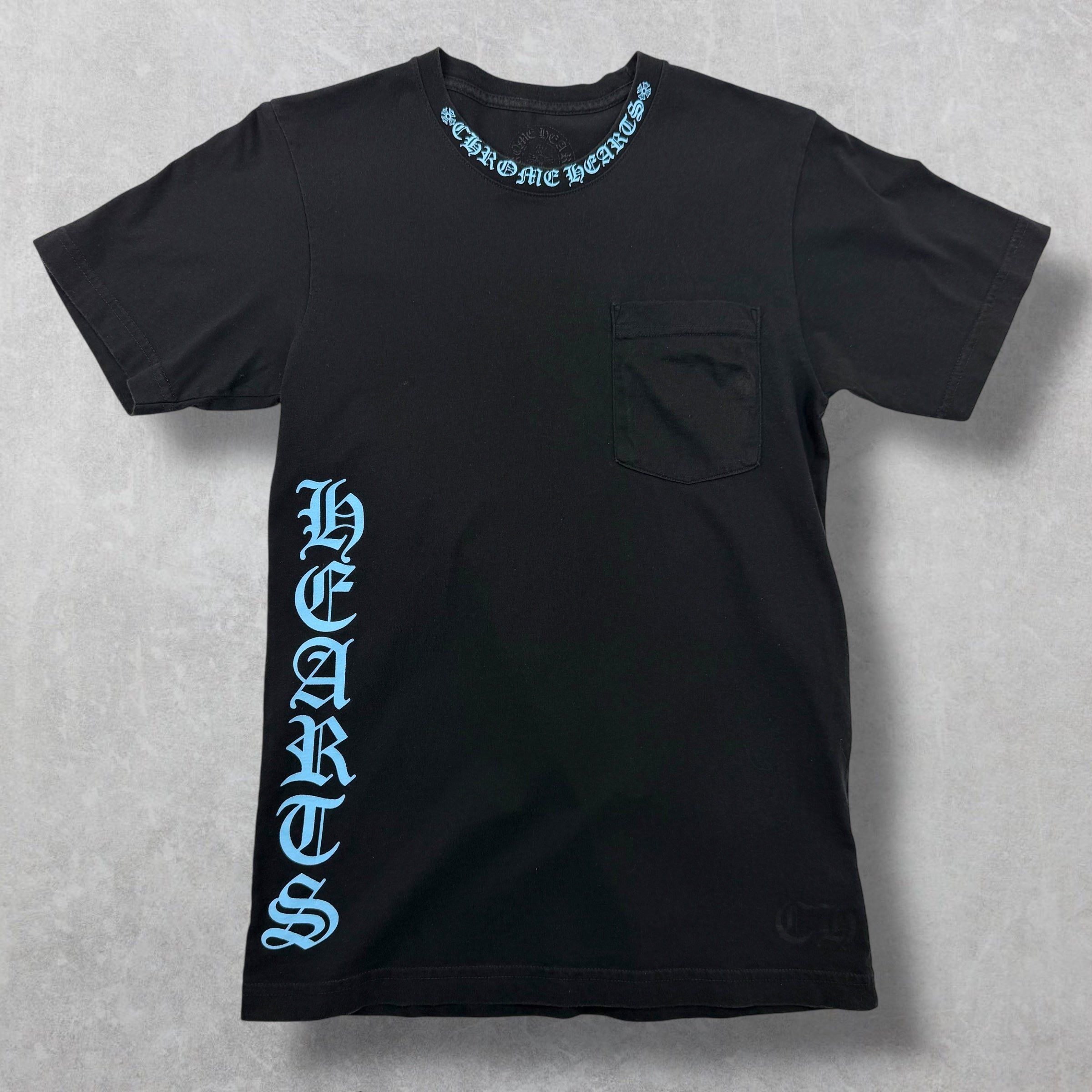 Chrome Hearts Chrome Hearts Blue Neck Logo Script Tee Small Size US S / EU 44-46 / 1 - 1 Thumbnail