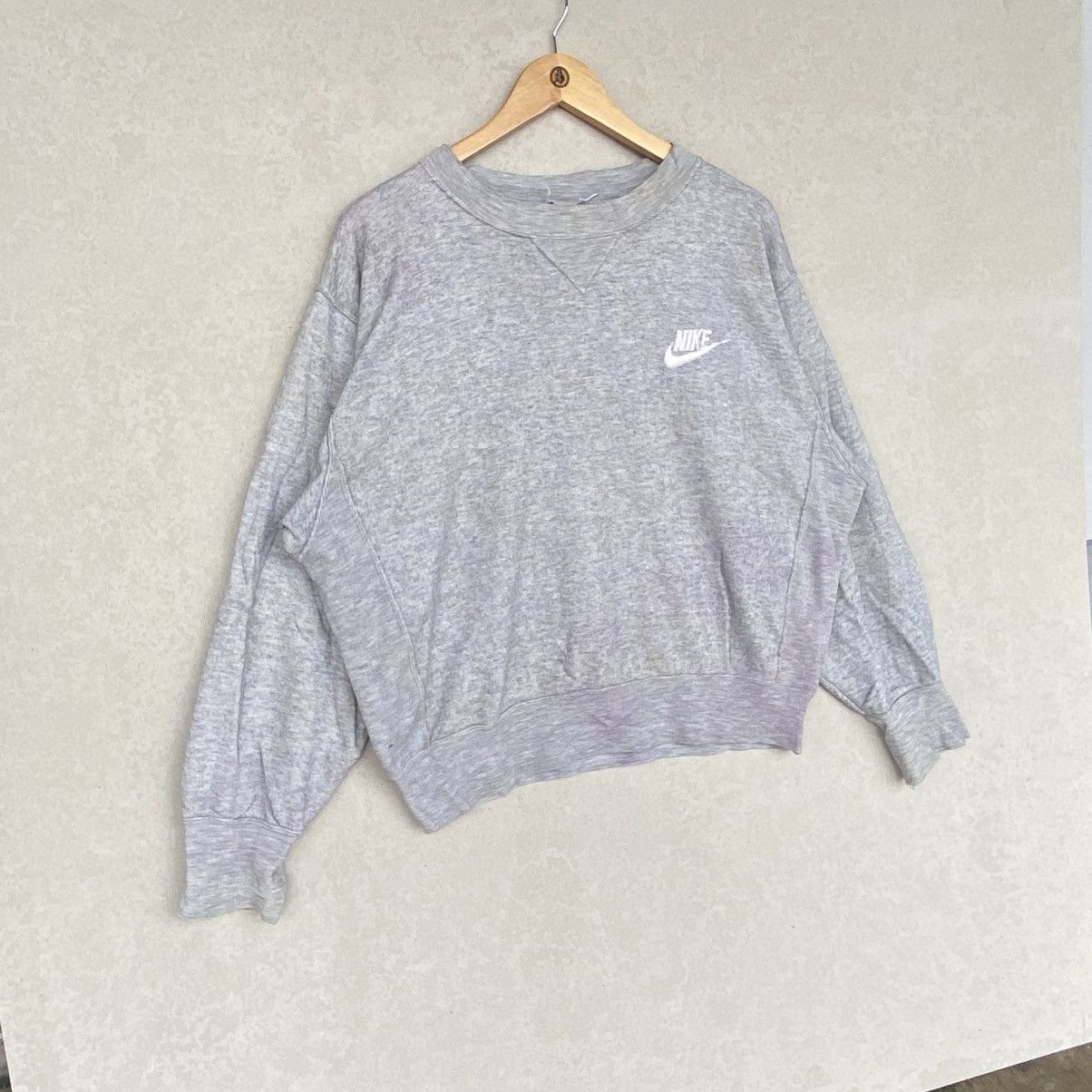 Other Vintage Nike Small Embroidered Crewneck Sweatshirt Gray Colo Size US M / EU 48-50 / 2 - 3 Thumbnail