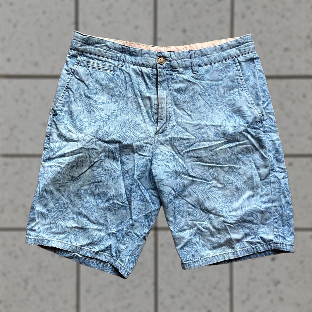 johnnie-O Johnnie-O Shorts Mens Size 32 AOP Runaway Frond Jacquard Blue Chambray Golf Shirt Size US 32 / EU 48 - 1 Thumbnail