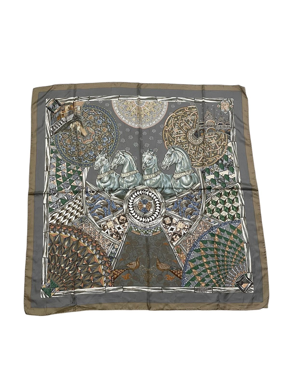 Hermes × Vintage Vintage HERMES SILK SCARVES Size ONE SIZE - 1 Thumbnail