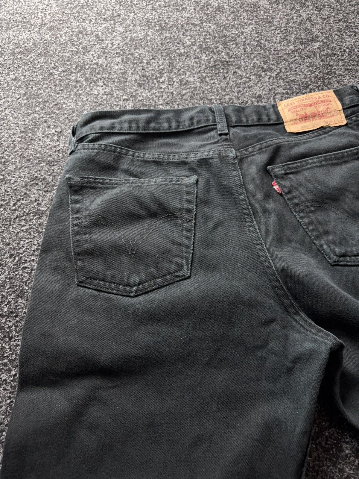 Levi's Vintage Clothing 90s Levis 751 USA Black Faded Distressed Denim Jeans Vintage Size US 33 - 18 Thumbnail