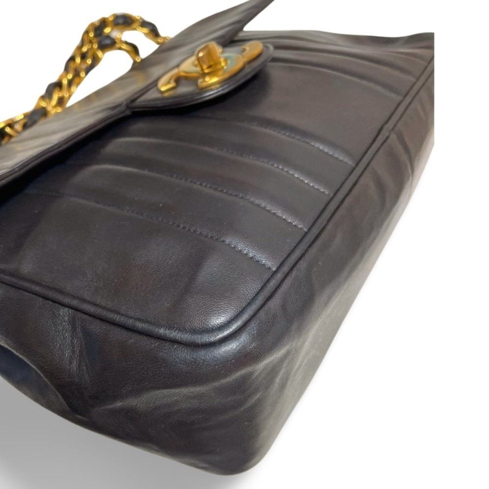 Chanel Vintage CHANEL black lambskin 2.55 classic jumbo bag Size ONE SIZE - 10 Thumbnail