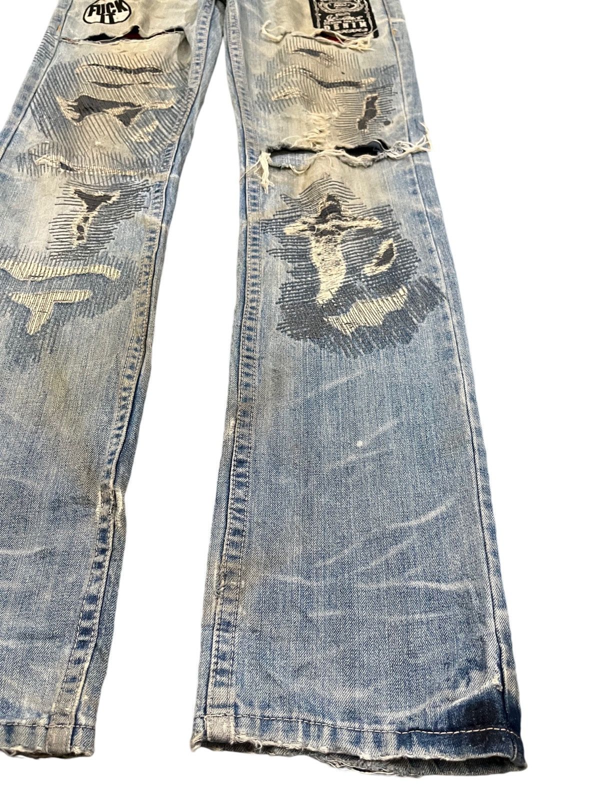 Ed Hardy × Le Grande Bleu (L.G.B.) Vintage Red Pepper Patches Distressed Denim Size US 32 / EU 48 - 2 Thumbnail
