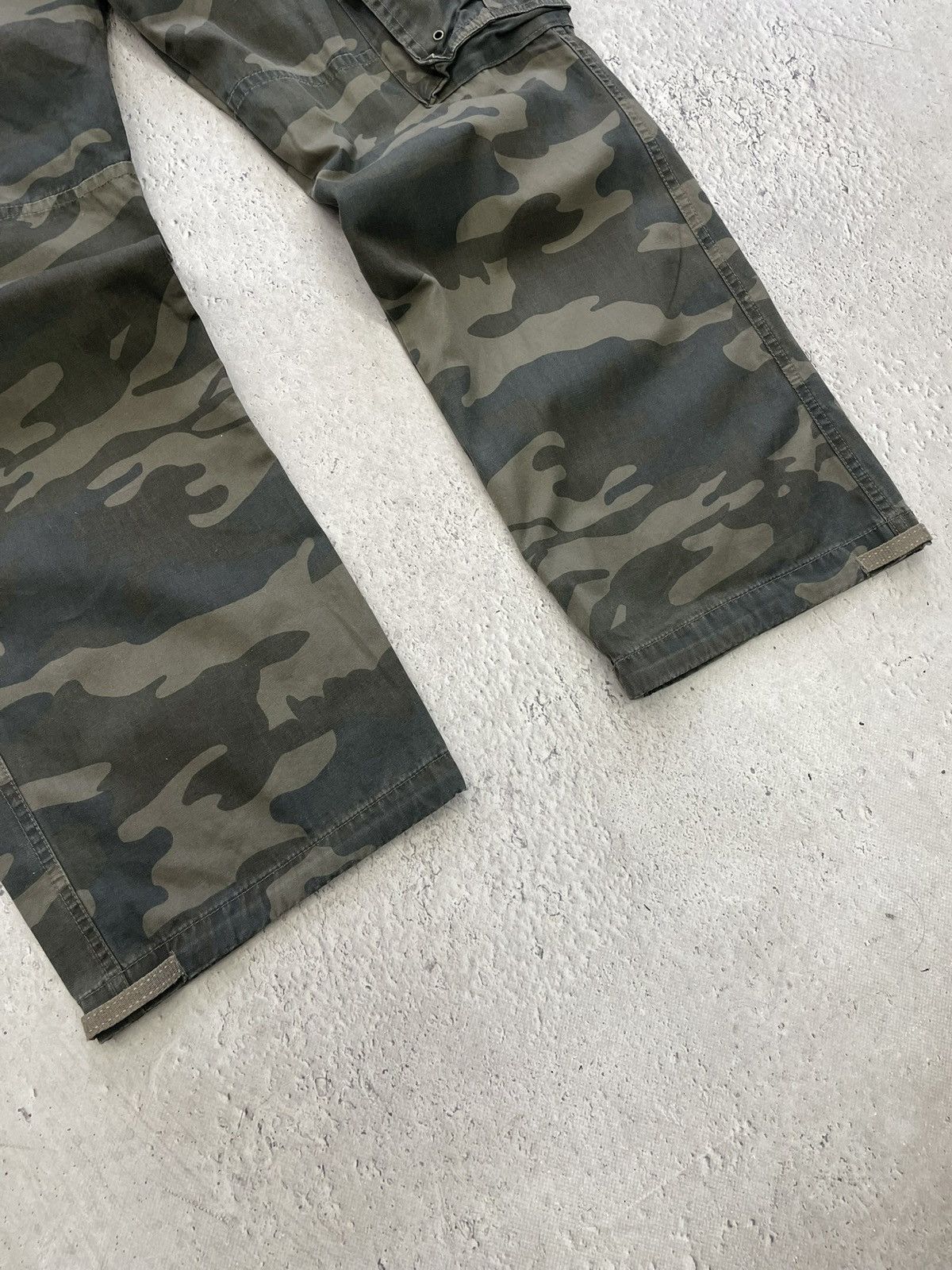 Japanese Brand Carharttt style y2k camo baggy cargo pants japanese style Size US 31 - 5 Thumbnail