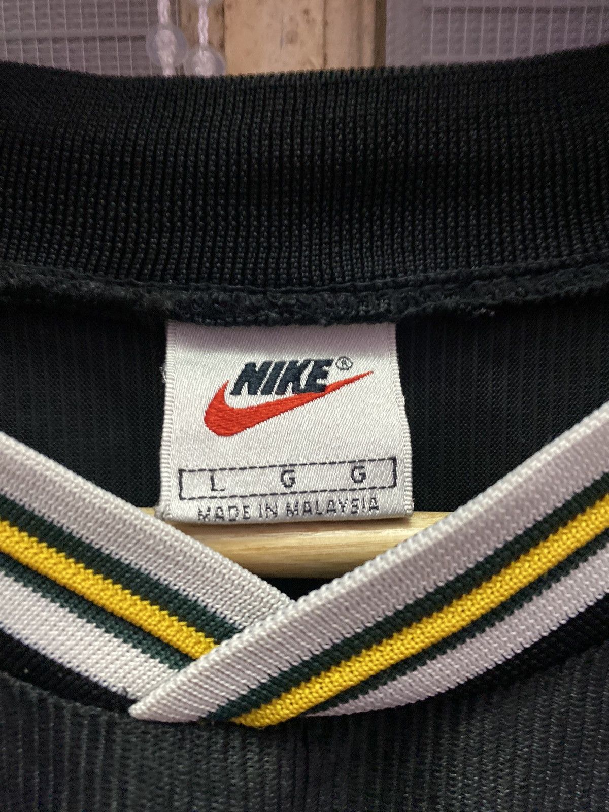 Nike RARE Vintage 90s Nike Rubber Patches Jersey Size US L / EU 52-54 / 3 - 10 Thumbnail