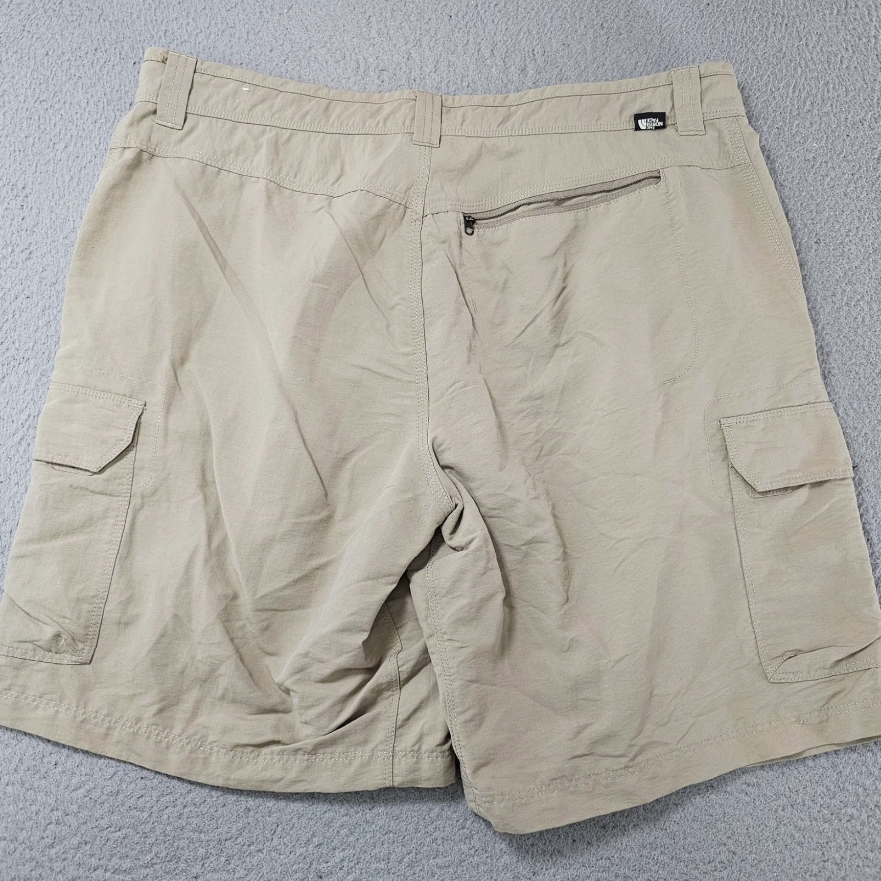 The North Face The North Face Shorts Mens 36 Khaki Nylon Cargo Pockets Hiking Outdoor Size US 36 / EU 52 - 6 Thumbnail