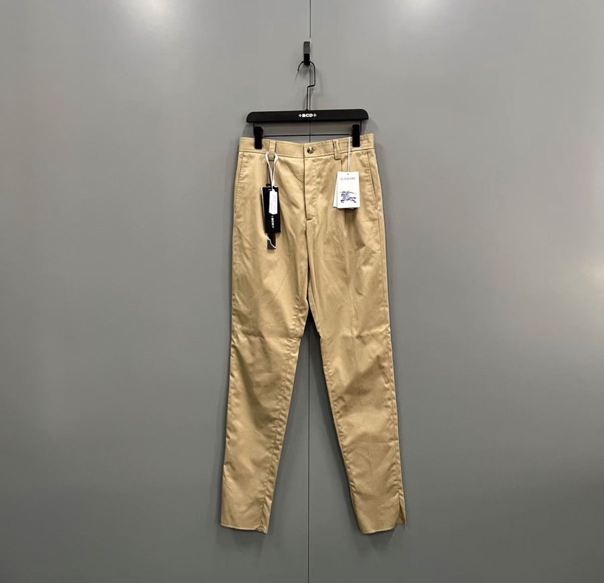 Burberry Burberry Khaki Trousers J41 Size 30" / US 8 / IT 44 - 1 Thumbnail