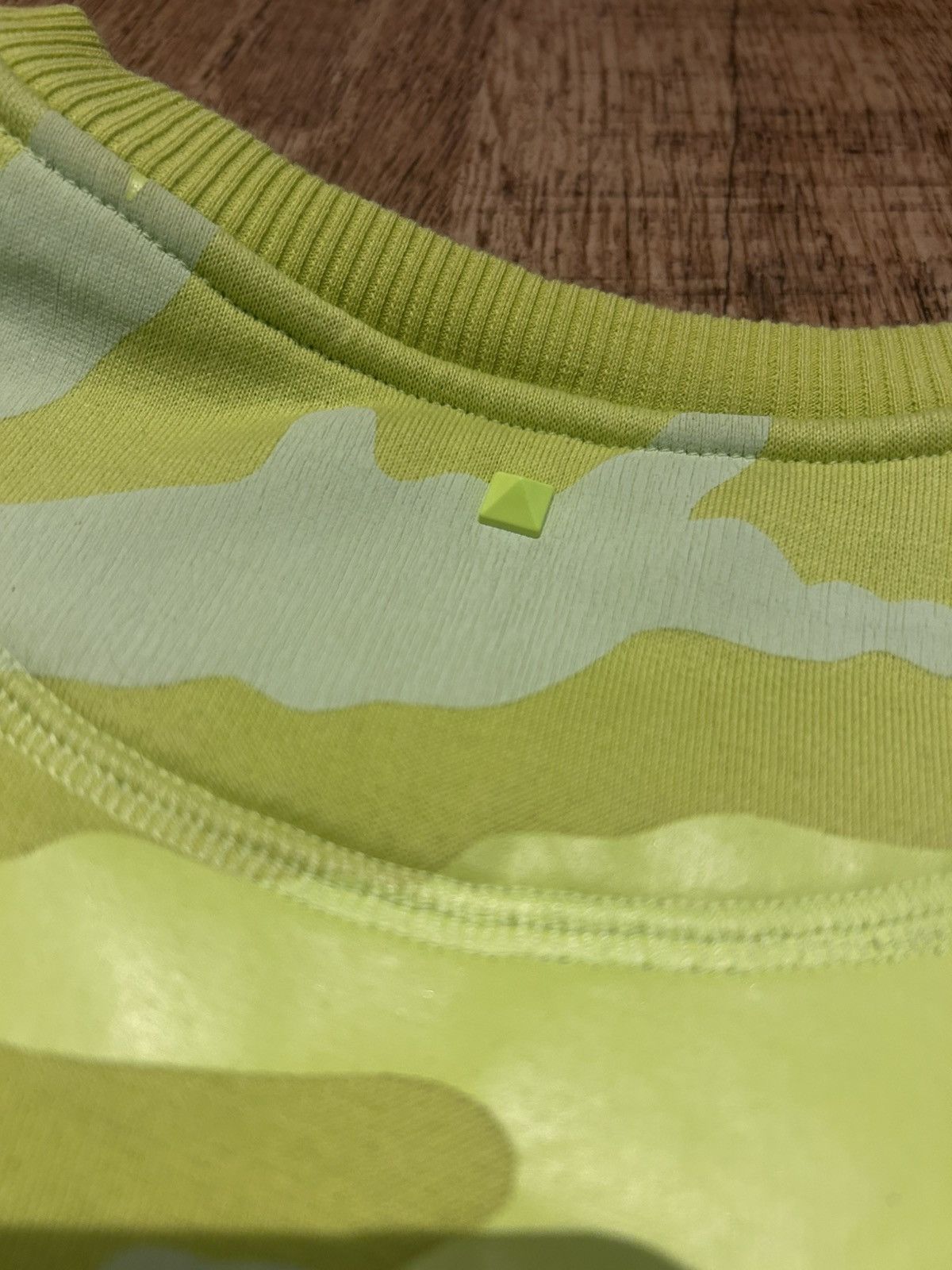 Valentino Valentino Neon Camouflage Sweatshirt - Medium Size US M / EU 48-50 / 2 - 5 Thumbnail