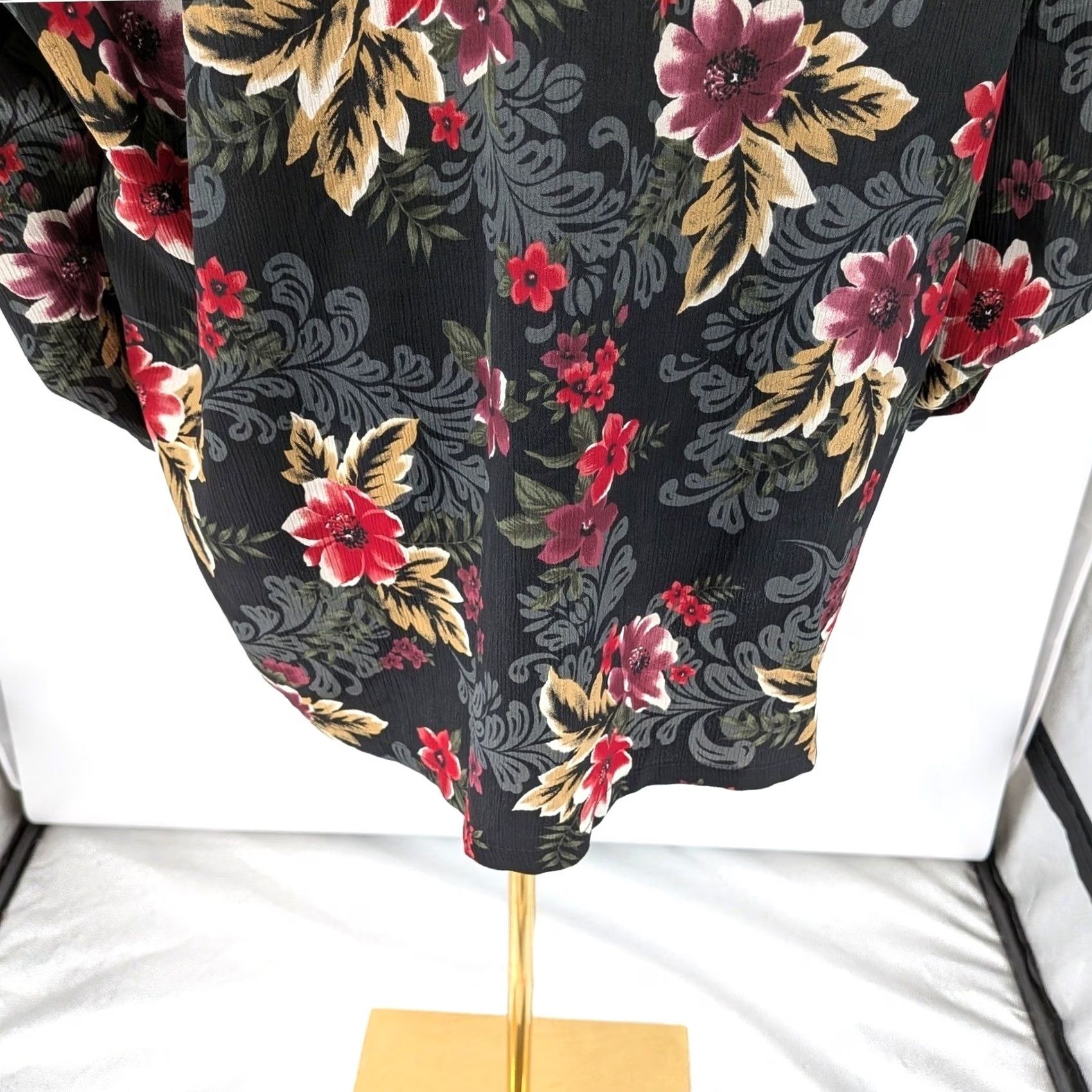 Vintage VINTAGE Donkenny Blouse Women's XL Black Red Floral Lightweight Button Front Romantic Feminine Shirt Size XL / US 12-14 / IT 48-50 - 6 Thumbnail