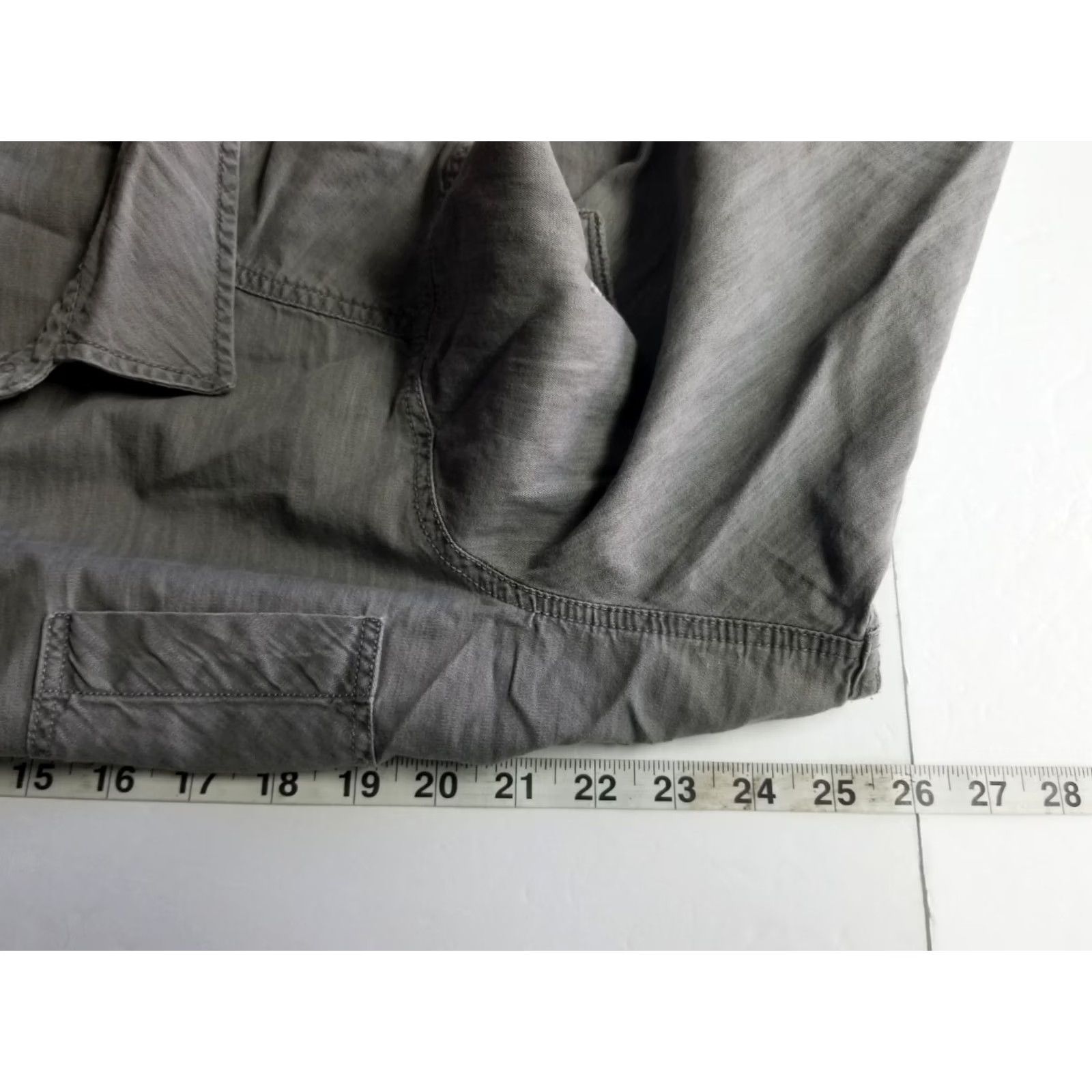 Torrid Torrid Shirt Women Plus 1X Button-Up Chambray Heart Embroidered Long Sleeve Gray Denim Front Relaxed Fit Button Front Shirt Size XL / US 12-14 / IT 48-50 - 4 Thumbnail