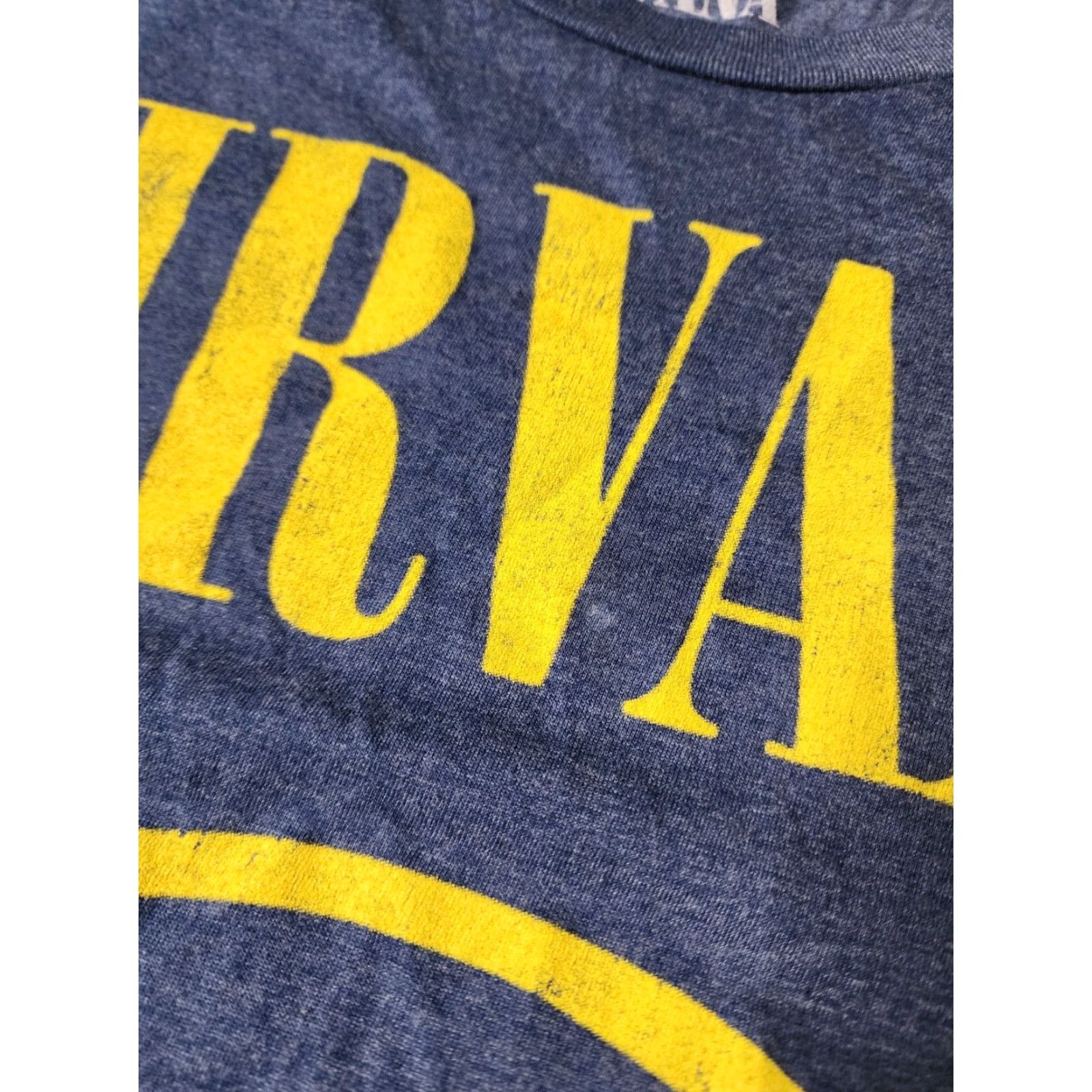 Etro VINTAGE Nirvana Mens 2XL Officially Licensed Kurt Cobain Smiley Face Retro Rock T-Shirt Size US XXL / EU 58 / 5 - 5 Thumbnail