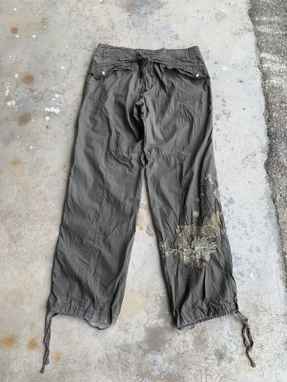 Other Distressed Embroidered Dragon Cargo Pants Size 32" / US 10 / IT 46 - 1 Thumbnail