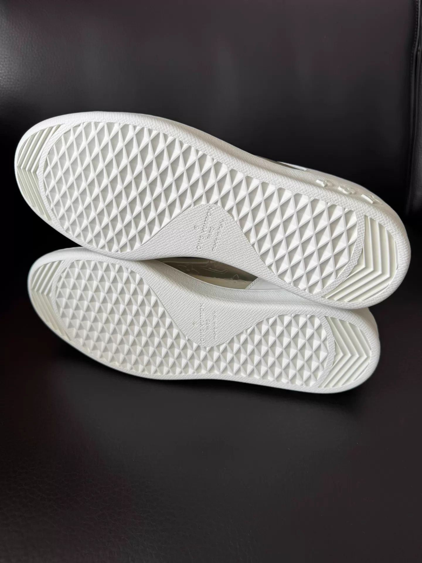 Louis Vuitton LV Monogram White Panel Sneaker Uk8 Size US 9 / EU 42 - 9 Thumbnail