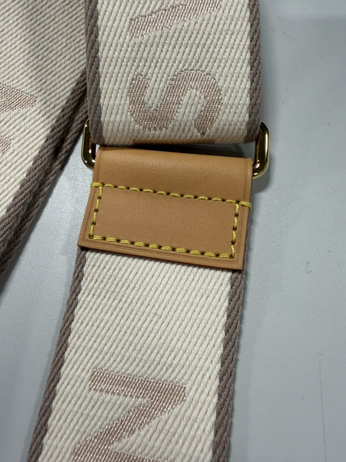 Louis Vuitton Louis Vuitton Shoulder Strap NEW 750$ Size ONE SIZE - 5 Thumbnail