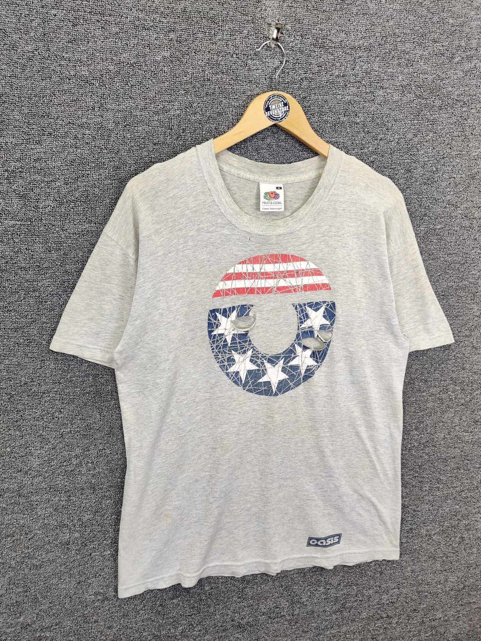 Band Tees Vintage Thrashed Oasis Distressed American Band Rock Tshirt Size US M / EU 48-50 / 2 - 5 Thumbnail