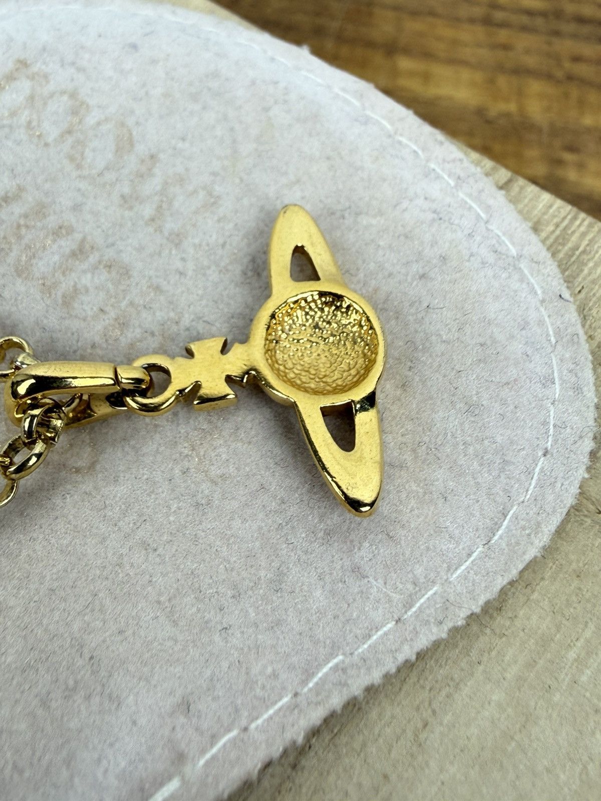 Vivienne Westwood Vintage Vivienne Westwood Enamel Orb Pendant Necklace Gold Size ONE SIZE - 7 Thumbnail