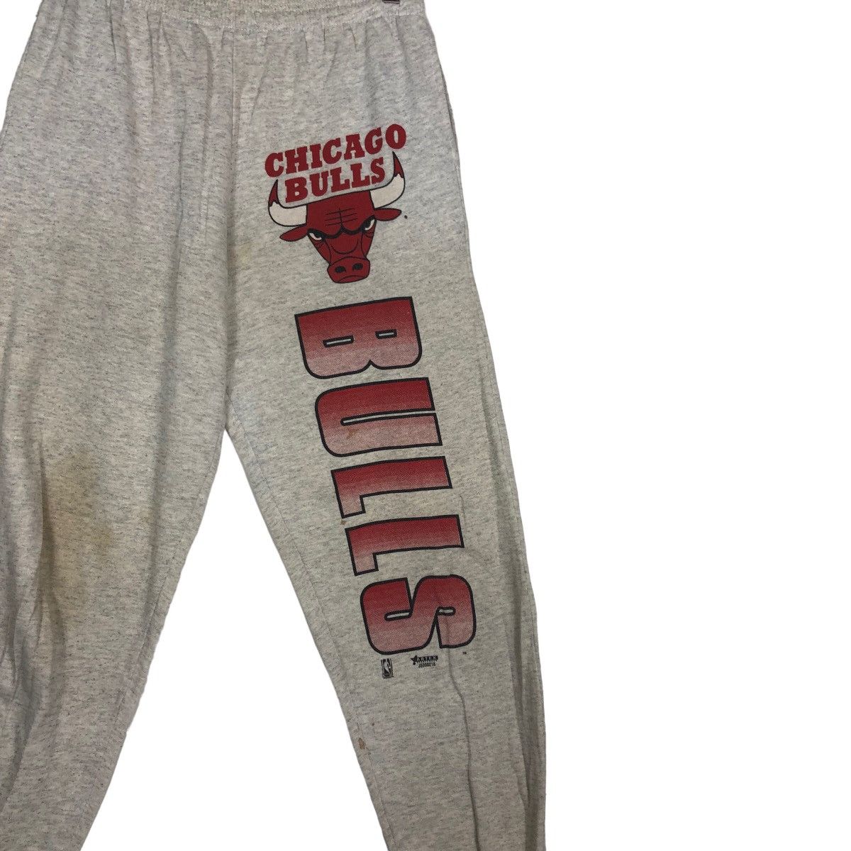 Japanese Brand 🔥90’s Chicago Bulls Sweatpants Big Logo Streetwear Size US 32 / EU 48 - 9 Thumbnail