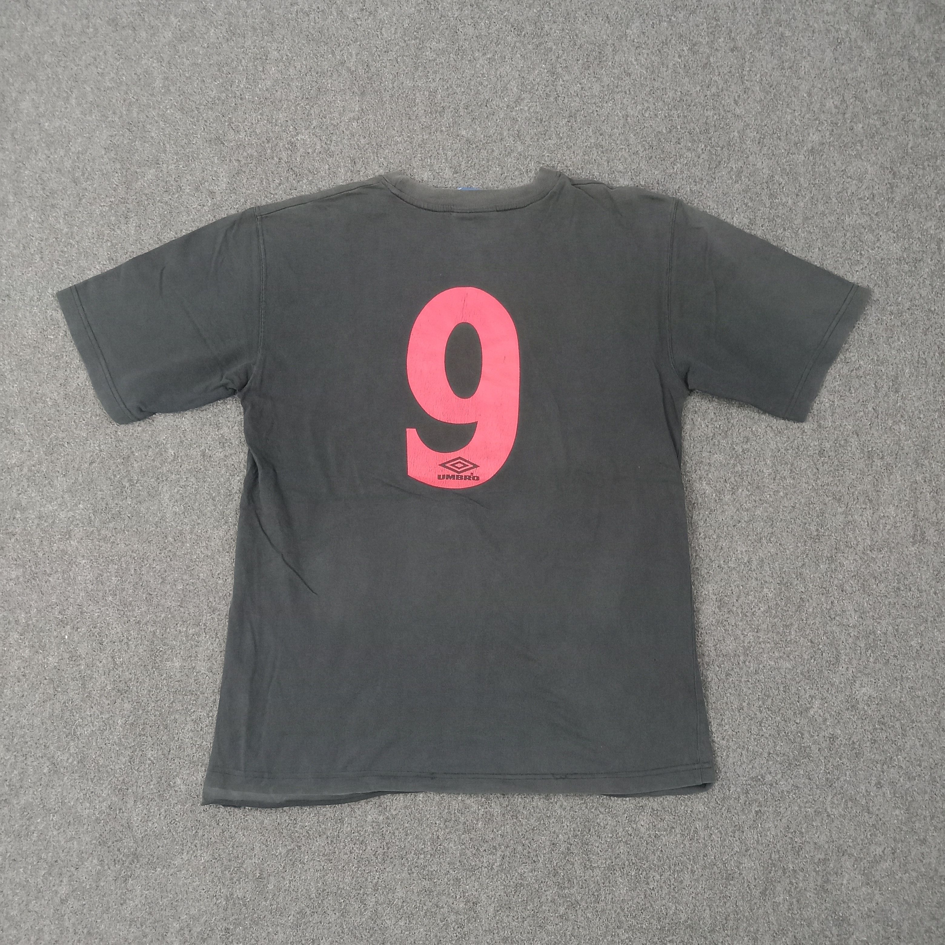 Umbro Umbro England Alan Shearer Soccer Player Tshirt C259N64 Size US L / EU 52-54 / 3 - 5 Thumbnail