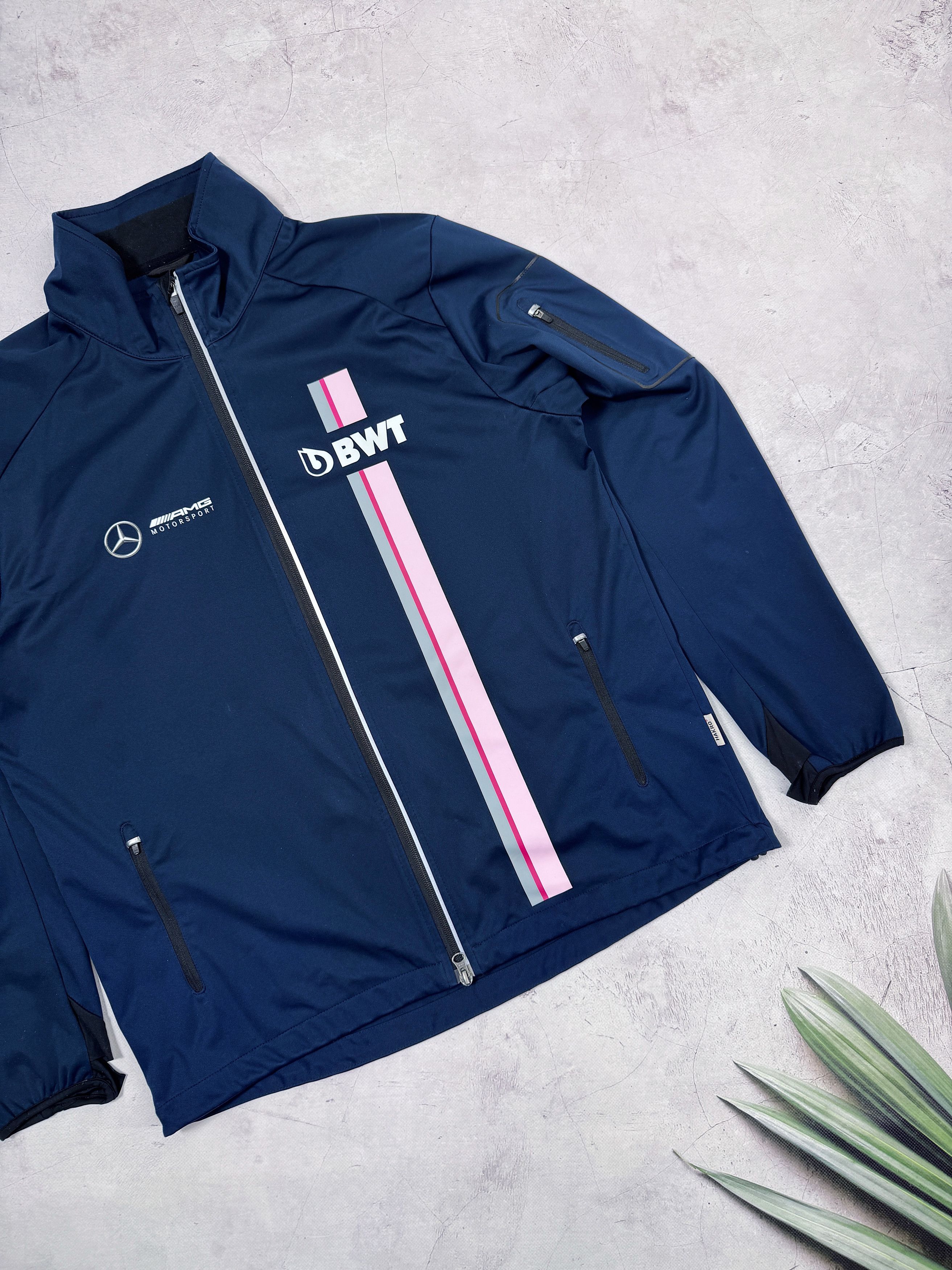 Formula 1 Mercedes AMG Formula1 Team Softshell Jacket BWT by Hakro Size US XL / EU 56 / 4 - 4 Thumbnail