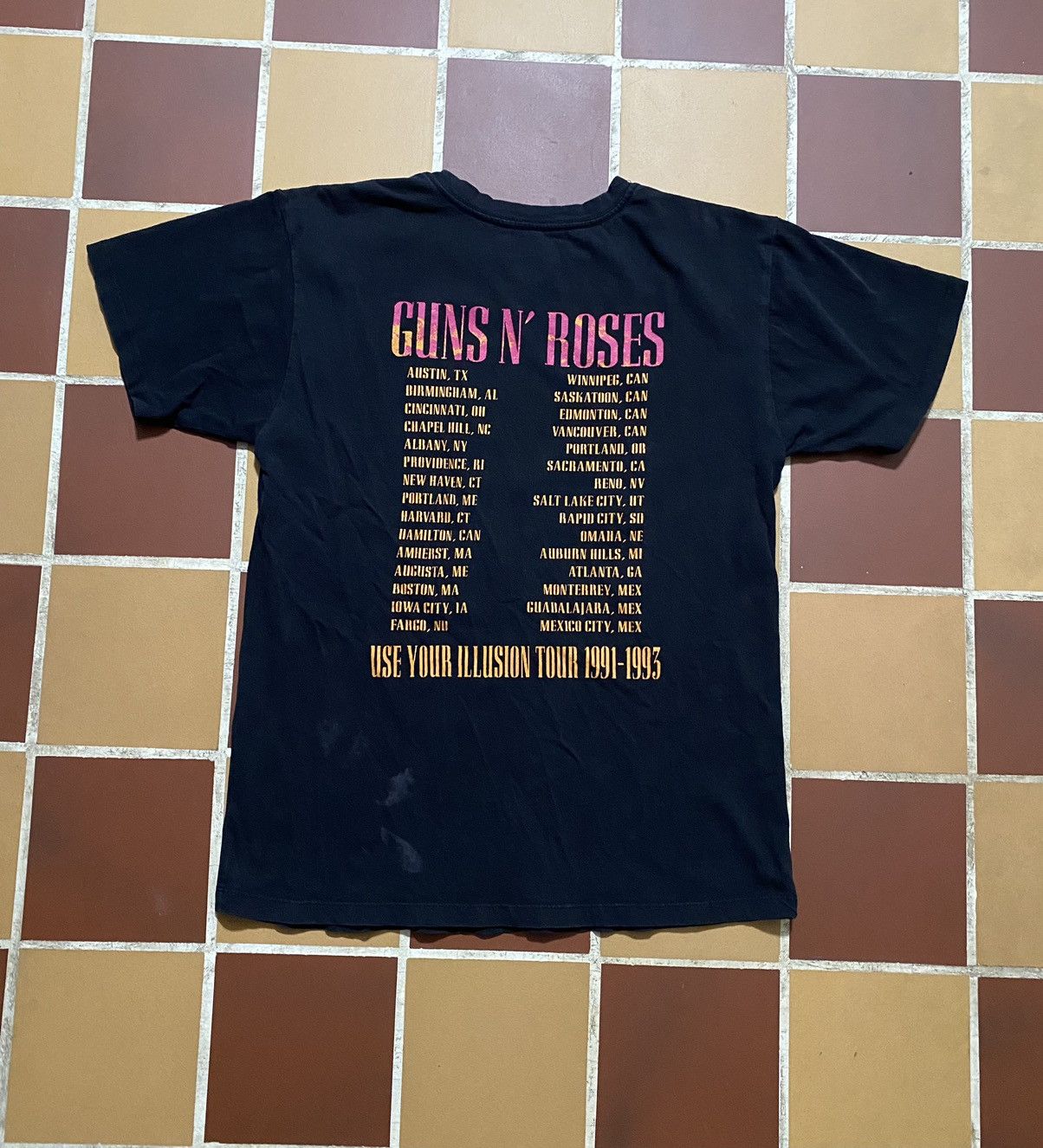 Band Tees Vintage 1991-92 Guns N' Roses Use Your Illusion Tour Shirt Size US S / EU 44-46 / 1 - 2 Thumbnail