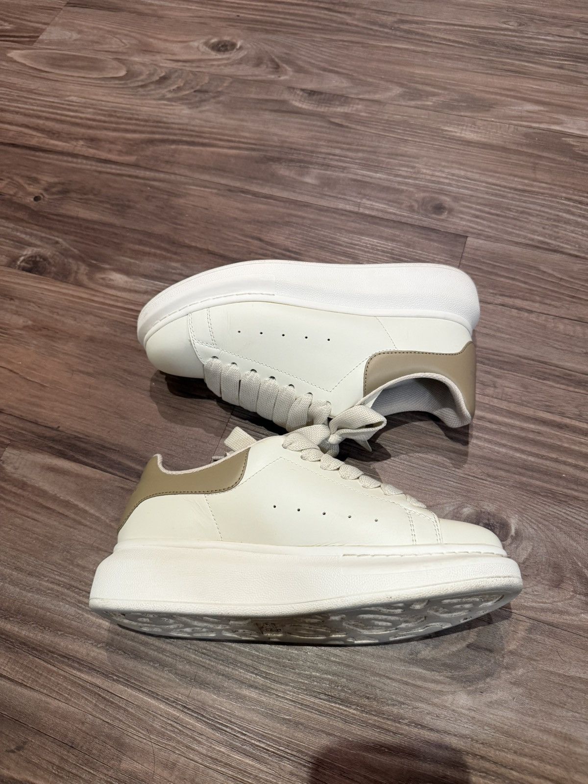Alexander McQueen Alexander Mcqueen oversized sneaker Size US 6.5 / IT 36.5 - 9 Thumbnail