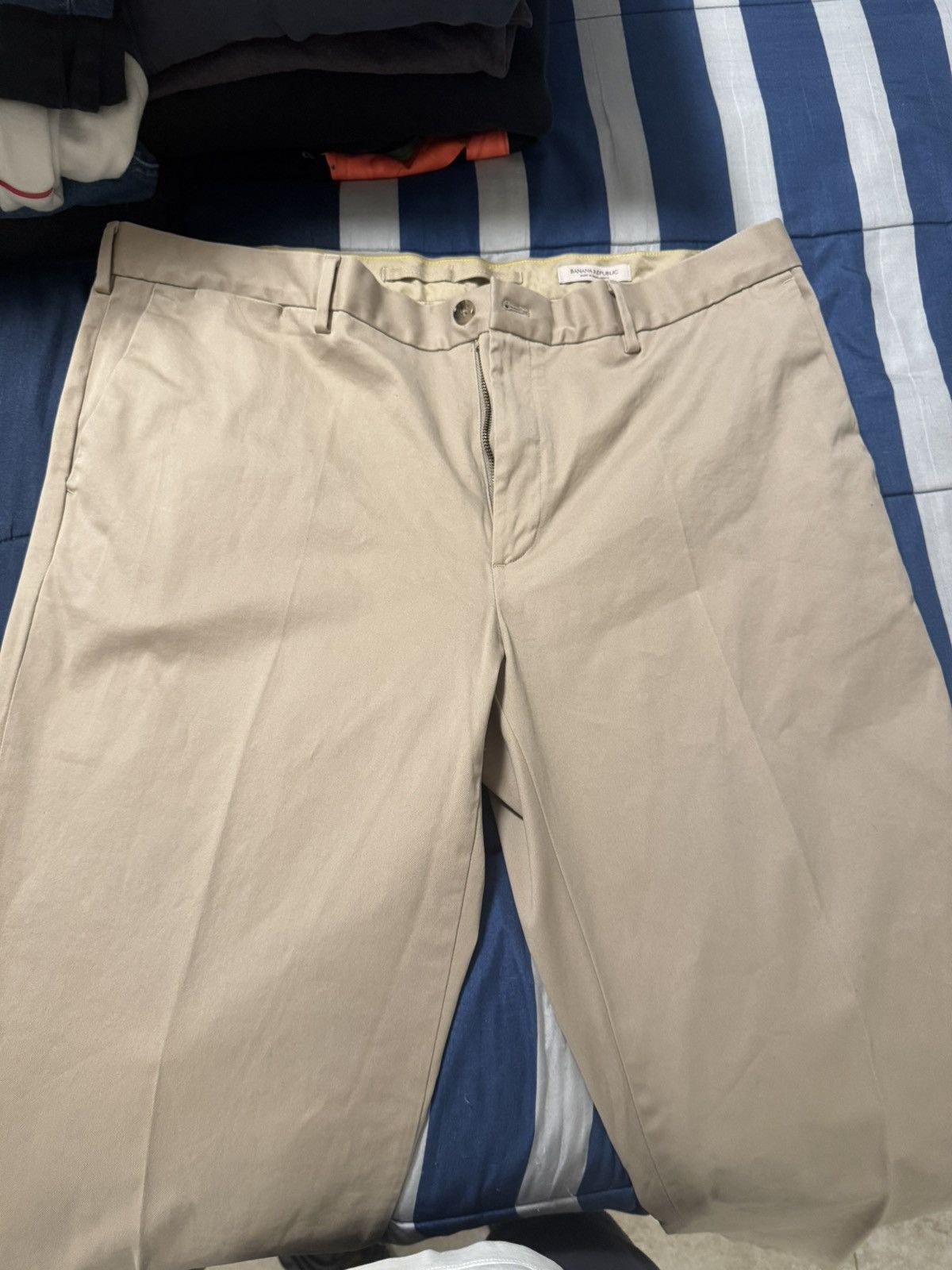 Banana Republic Banana Republic Straight Rapid Movement Chino Sand Khaki Size US 42 / EU 58 - 3 Thumbnail