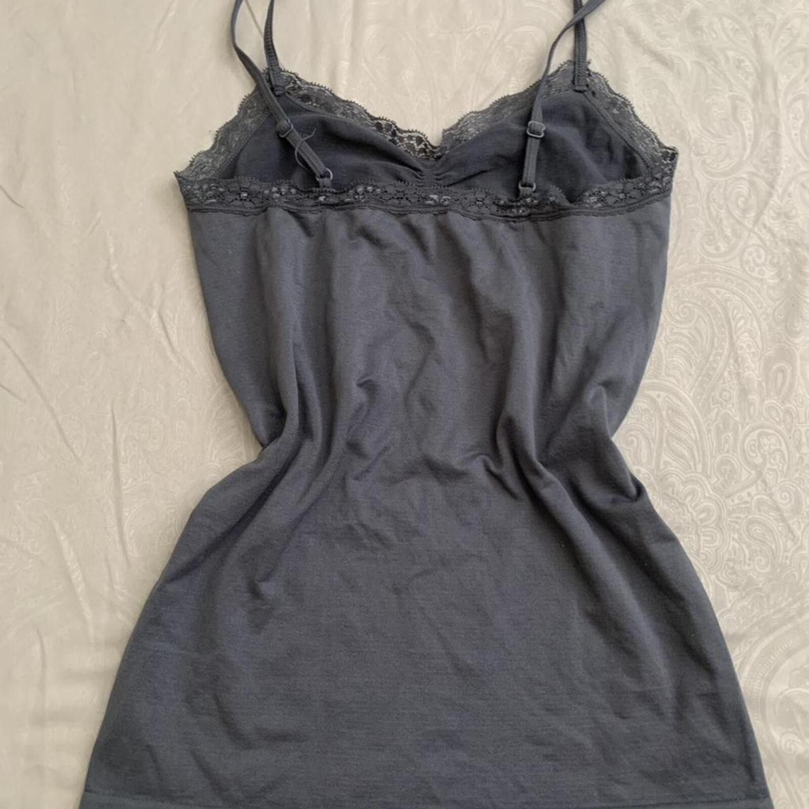 XOXO Stretchy fitted lace trim cami tank. Size M / US 6-8 / IT 42-44 - 2 Thumbnail