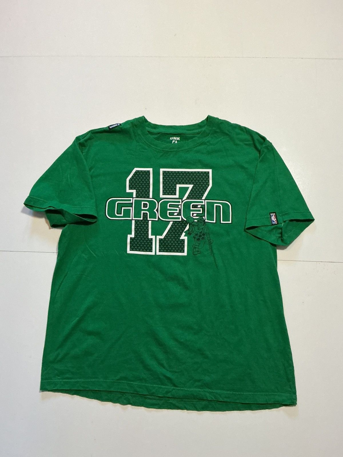 NBA NBA UNK Boston Celtics Green 17 NBA Championship ‘08 T-Shirt Size US XXL / EU 58 / 5 - 2 Thumbnail