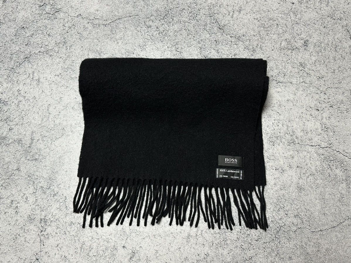 Hugo Boss Hugo Boss LambsWool Minimalist Logo Scarf Size ONE SIZE - 4 Thumbnail