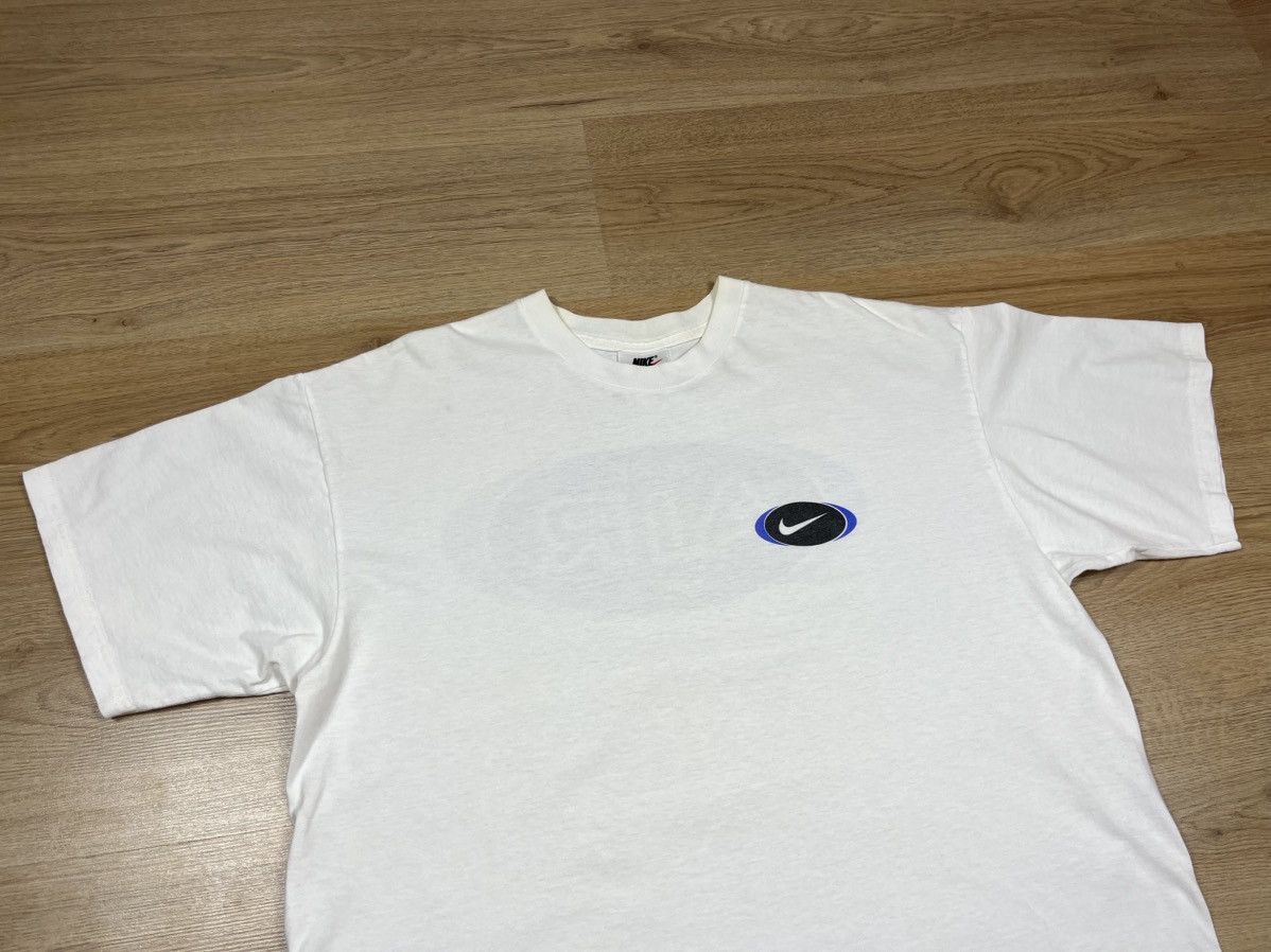 Nike Vintage 90s Nike Air Swoosh logo white t-shirt Size US L / EU 52-54 / 3 - 8 Thumbnail