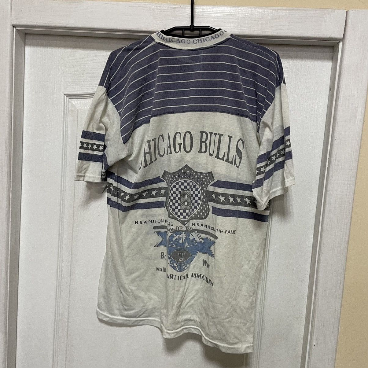 NBA × Vintage Vintage 90s Chicago Bulls tee shirt king worl NBA Basketball Size US L / EU 52-54 / 3 - 5 Thumbnail