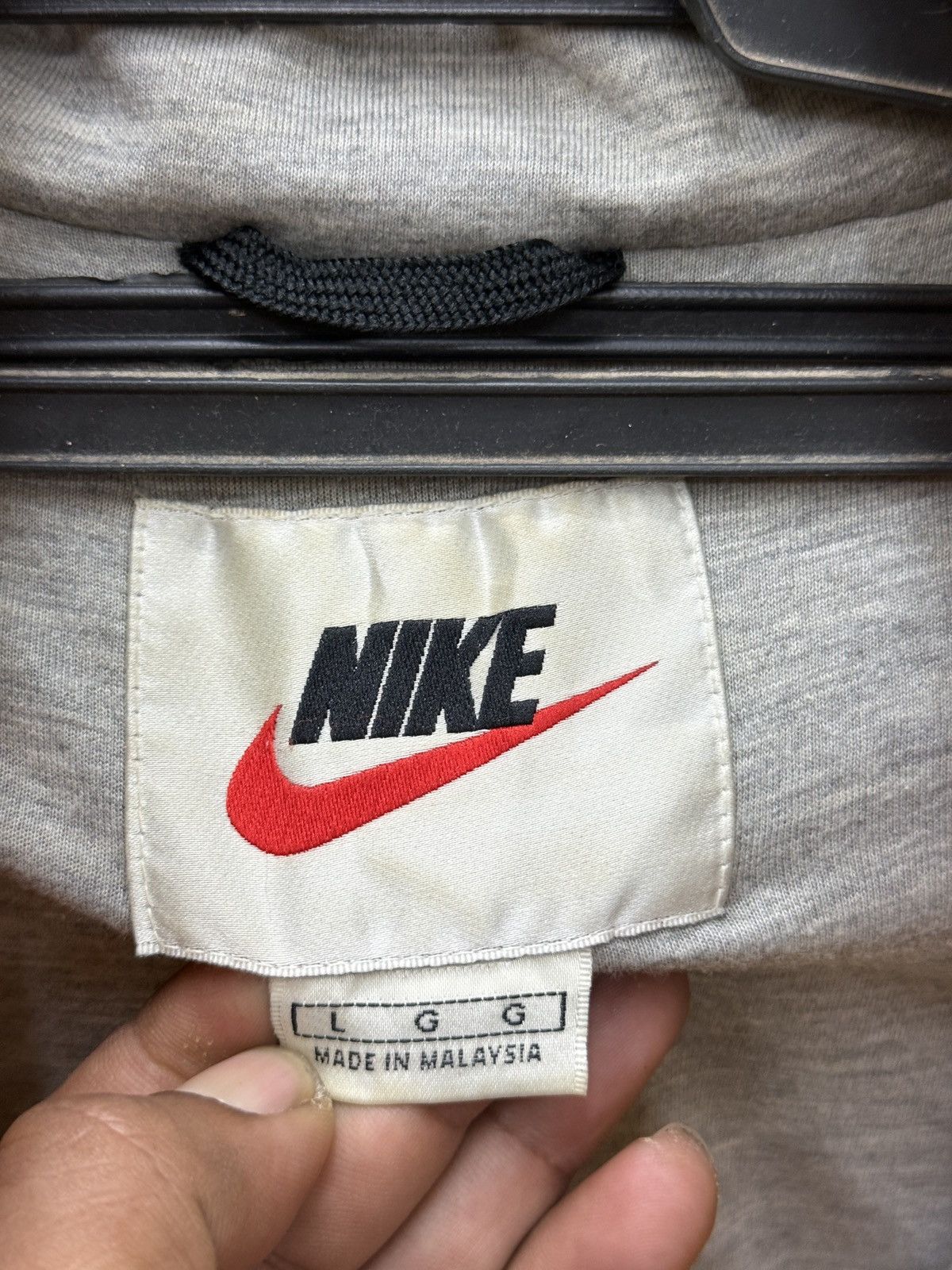 Nike 🔥🔥🔥ARCHIVE VINTAGE NIKE HOODIE PULLOVER Size US L / EU 52-54 / 3 - 10 Thumbnail