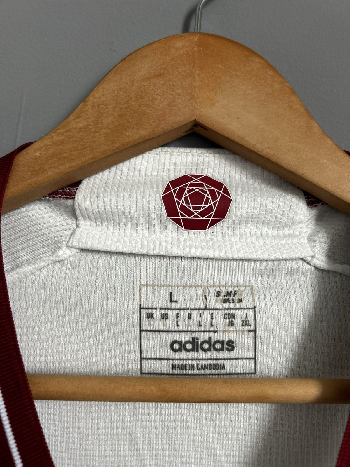 Adidas Manchester United adidas soccer jersey 2023 L white MANU Size US L / EU 52-54 / 3 - 6 Thumbnail
