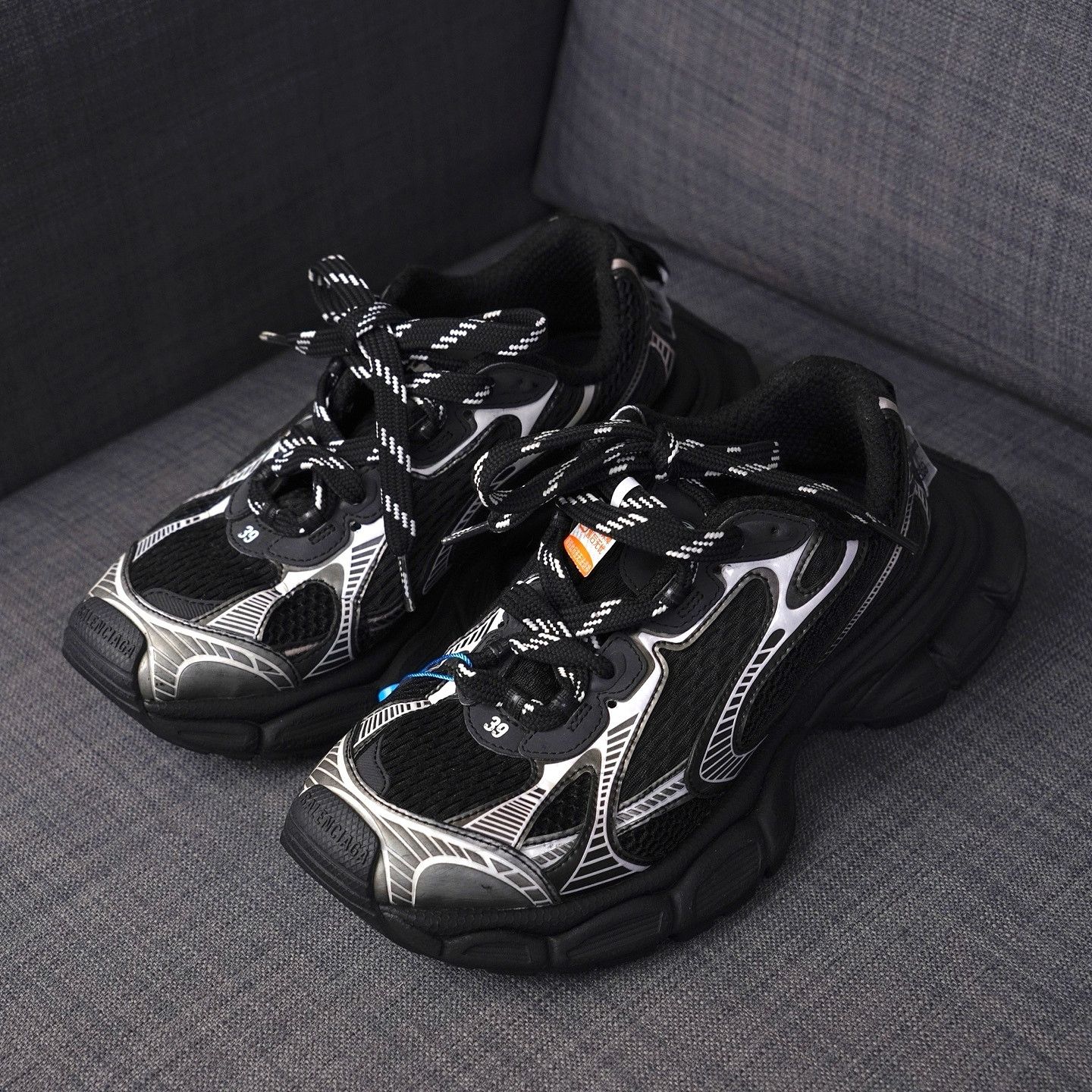 Balenciaga Balenciaga Track Sneakers Size 39 Size US 6 / EU 39 - 1 Thumbnail