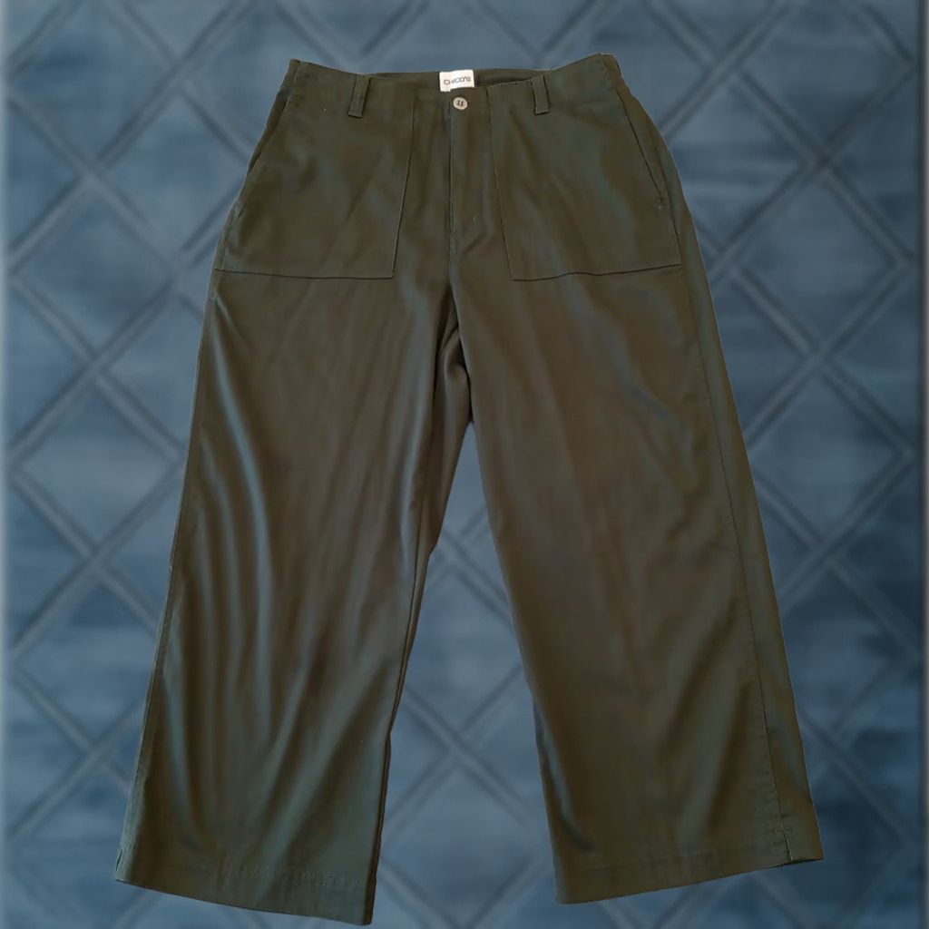 Vintage Chico's Capri Pants Womens Size 1 Green Pockets 30x22 High Rise (Capri, Straight) Womens Size 25" / US 0 / IT 36 - 1 Thumbnail