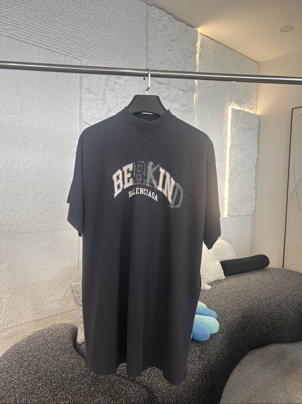 Balenciaga Balenciaga Be Kind Logo T-Shirt Size S Size US S / EU 44-46 / 1 - 1 Thumbnail