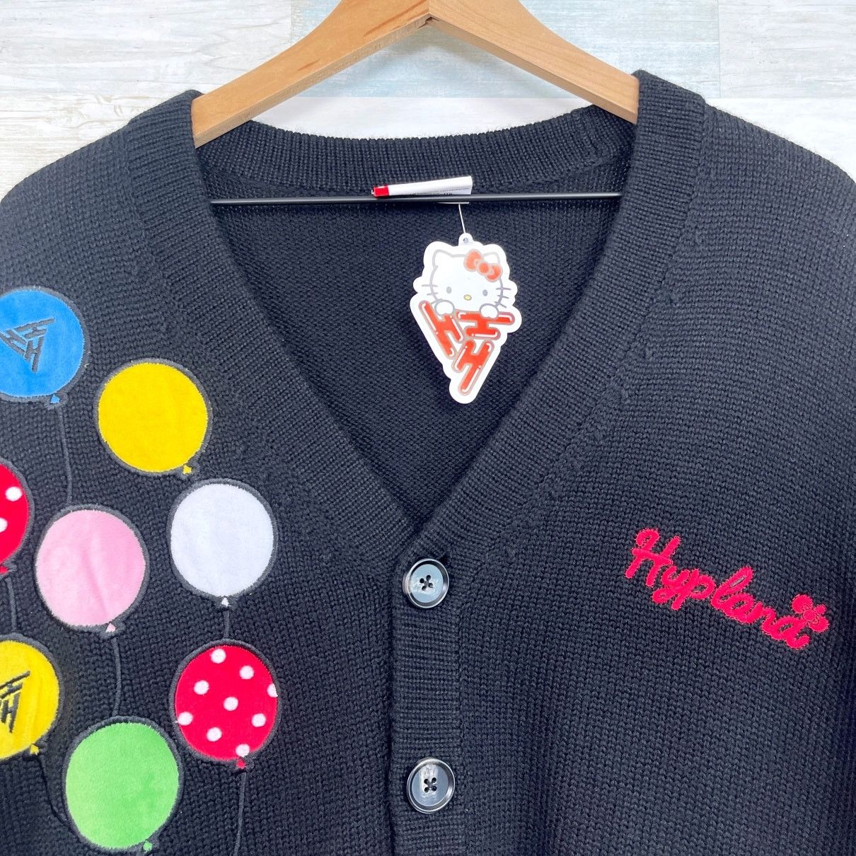 Hypland Hypland Hello Kitty Balloon Knit Oversized Cardigan Womens M Size M / US 6-8 / IT 42-44 - 2 Thumbnail