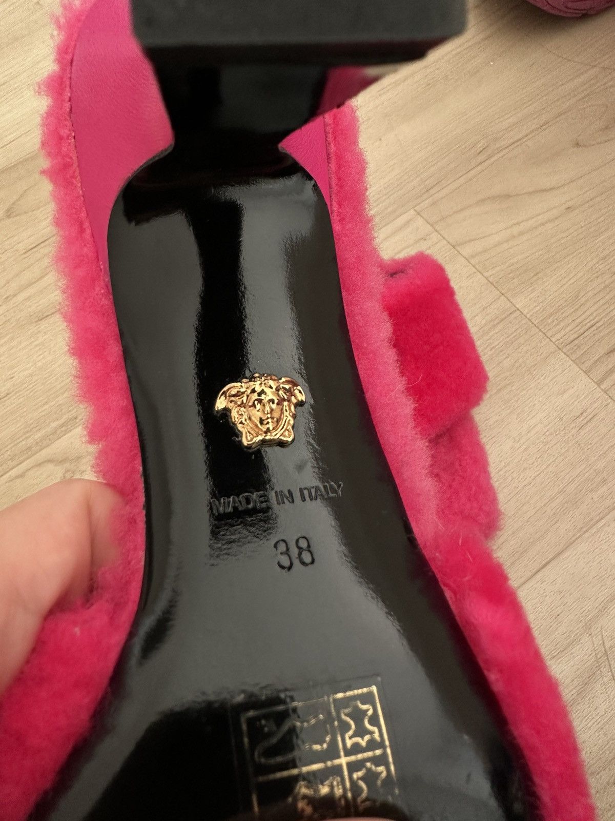 Versace Versace Pink Shearling 'La Medusa' Heeled Sandals Size US 8 / IT 38 - 7 Thumbnail