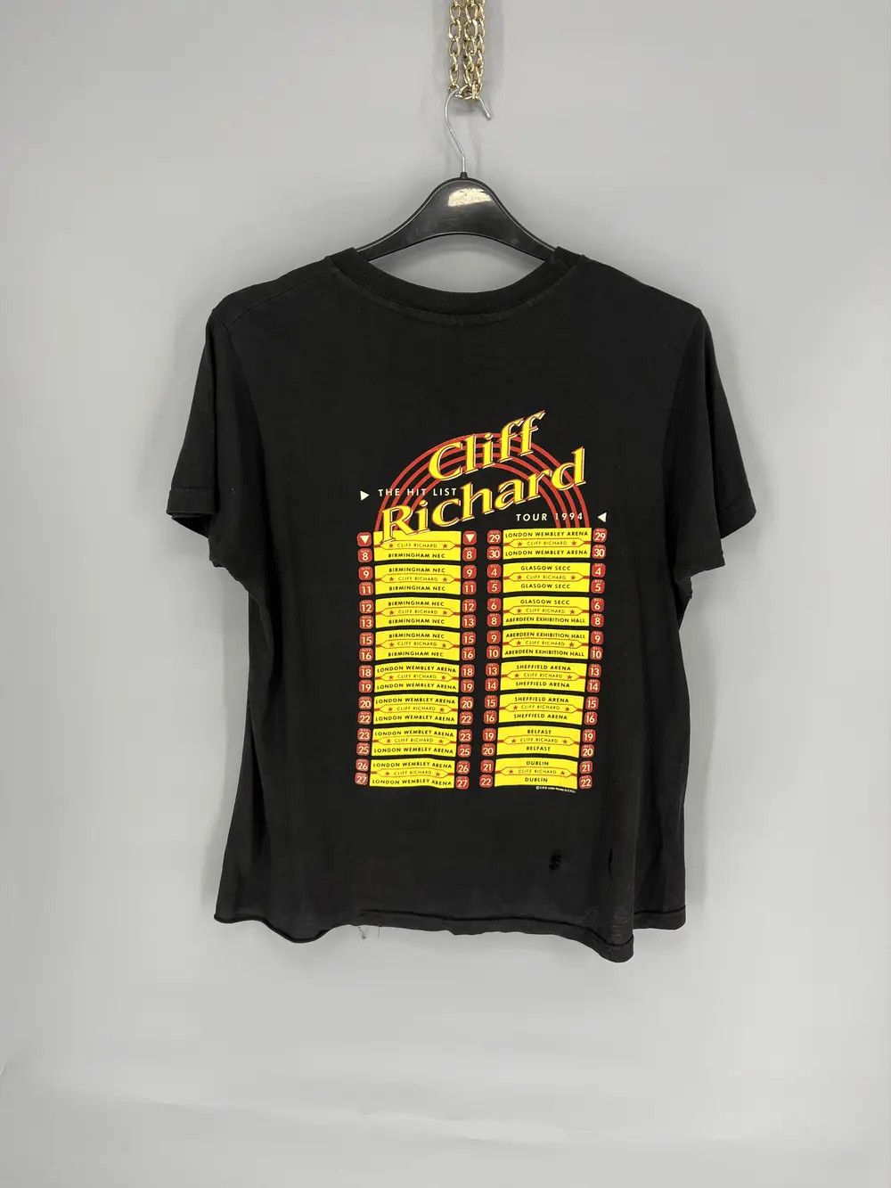 Band Tees Vintage 1994 CLIFF RICHARD Band Tour Rock T-shirt Streetwear Size US M / EU 48-50 / 2 - 19 Thumbnail