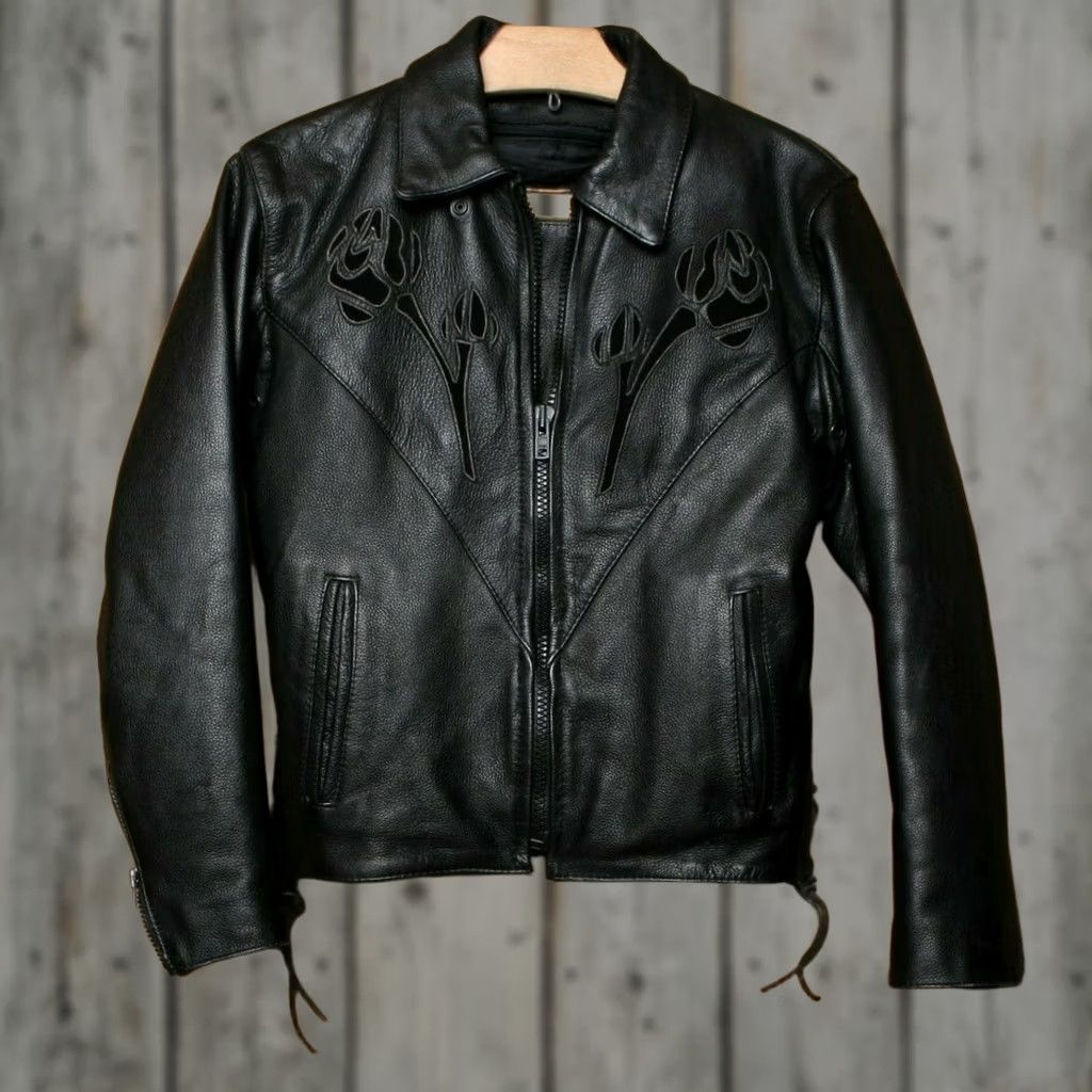 Vintage AMERICAN TOP Black Leather Motorcycle Jacket Women's 2XS w/Floral Inlays Leather Jacket Motorcycle Womens 2XS Black Floral Inlays 90s? Size XXS / US 00 / IT 34 - 1 Thumbnail
