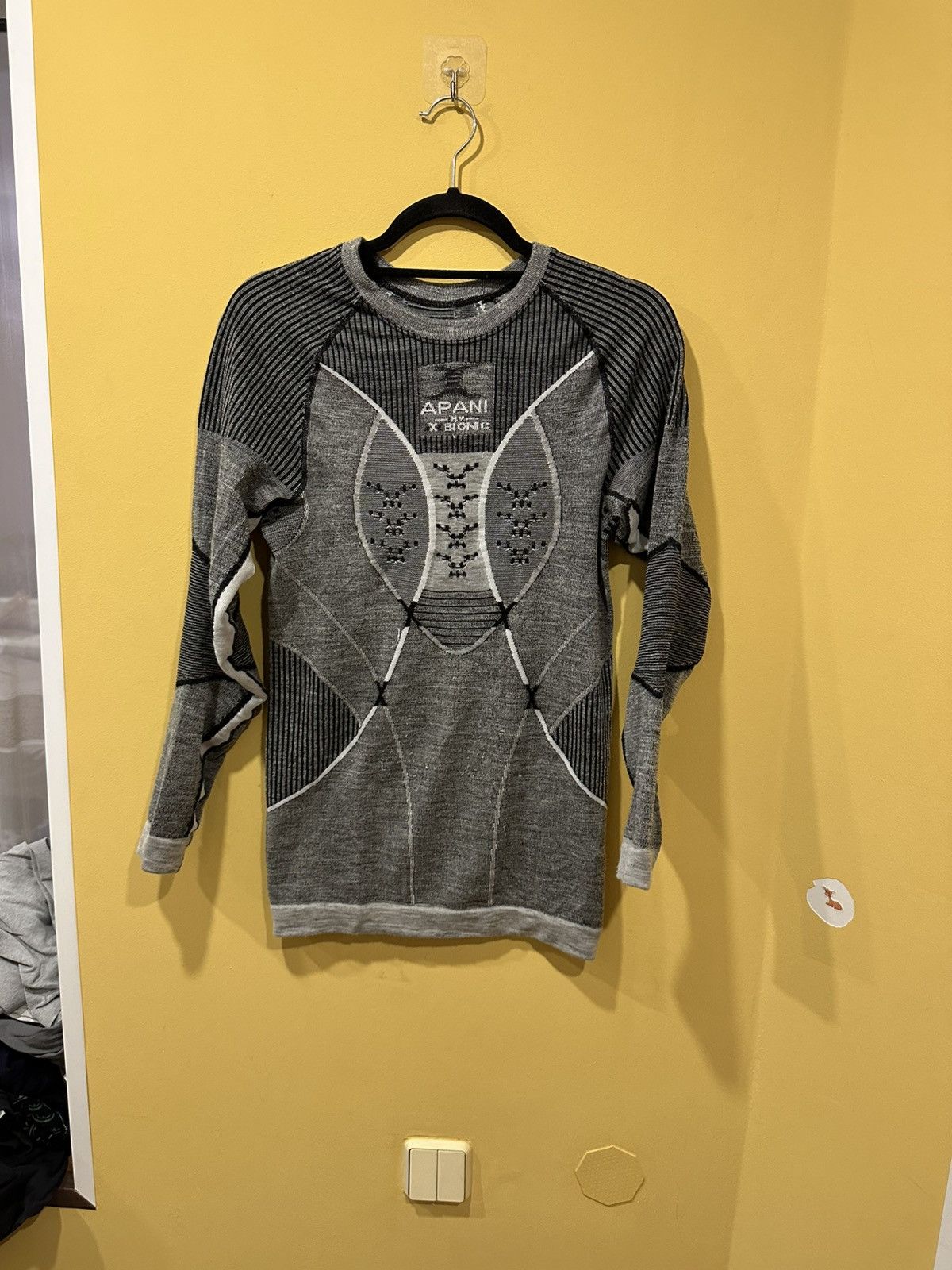 Other X-BIONIC Apani 4.0 Merino Shirt Long Sleeve Mens size L Size US L / EU 52-54 / 3 - 1 Thumbnail