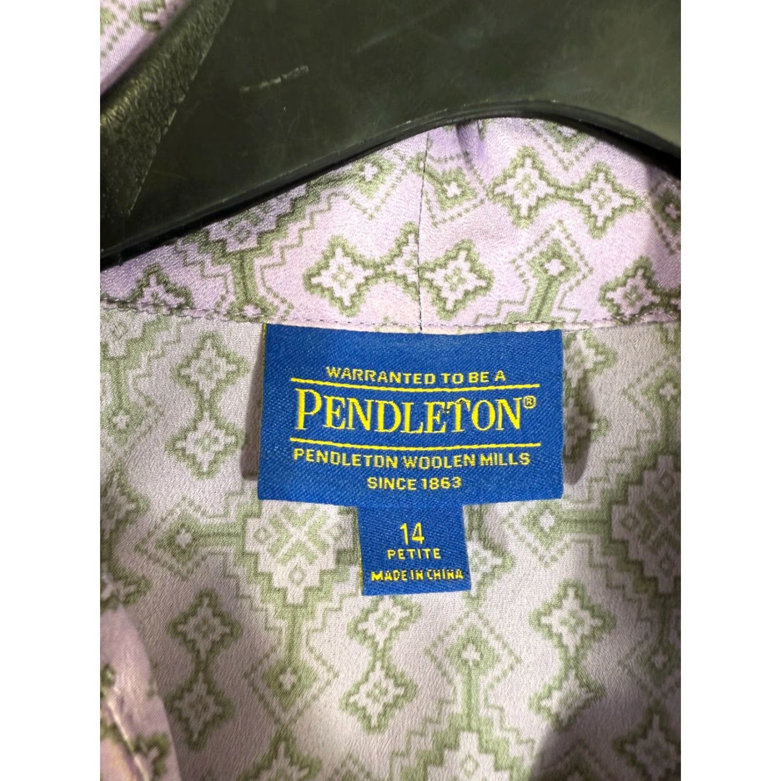 Pendleton VINTAGE Pendleton Button Up Shirt Womens 14 Purple Geometric Long Sleeve Pleated Collar Size XL / US 12-14 / IT 48-50 - 5 Thumbnail